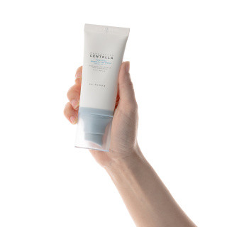 کرم ضد آفتاب سنتلا SPF 50 بیرنگ 50 میلیلیتر